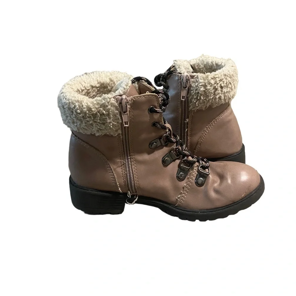 Steve Madden Jxeenia Faux Fur Boots Size 1 Mauve Color With Zippers